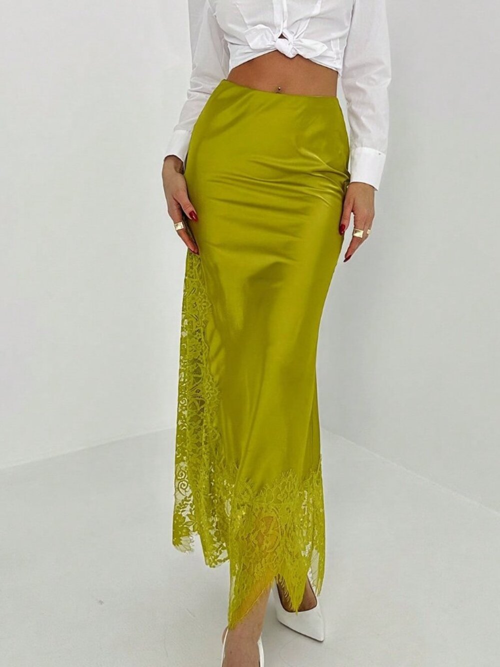 Green Chic Women's Midi Skirt with Lace Trim Side Slit - Picture 6 of 9